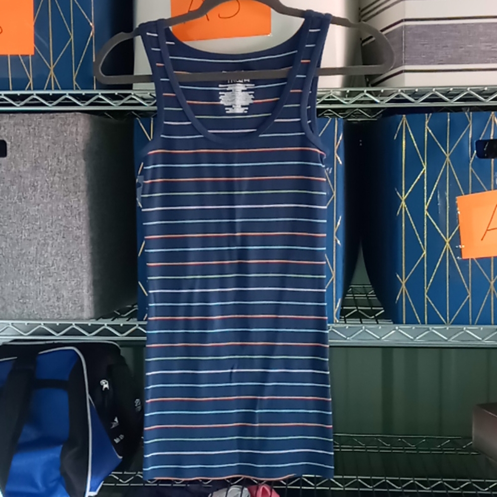 Women's tank size small (4-6)